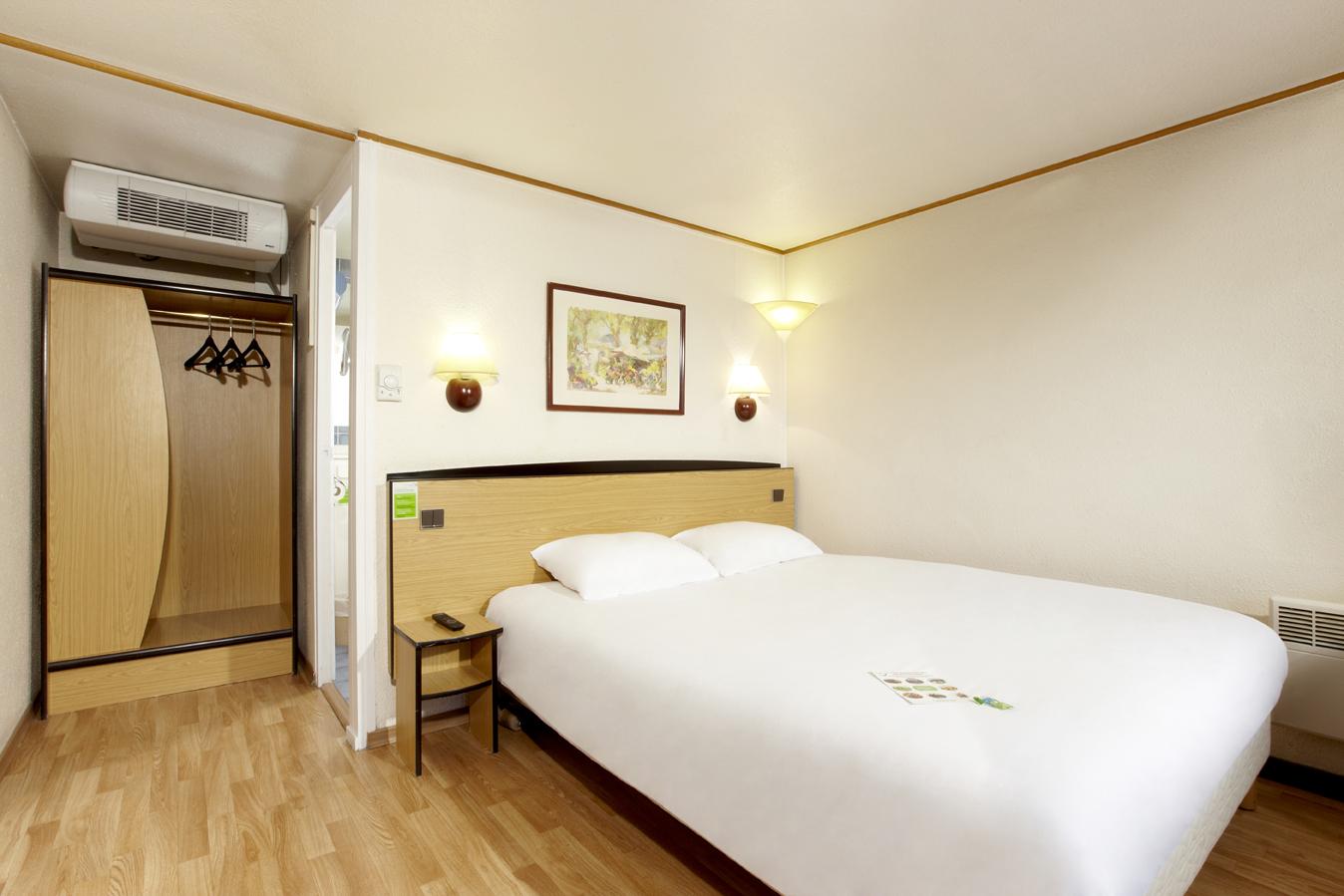 Campanile Pont-A-Mousson Hotell Eksteriør bilde